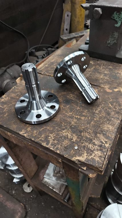 Machones estriados para acople